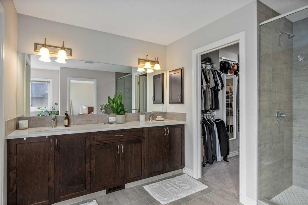 192 Nolanhurst Heights Nw, Calgary, AB - Indoor Photo Showing Bathroom