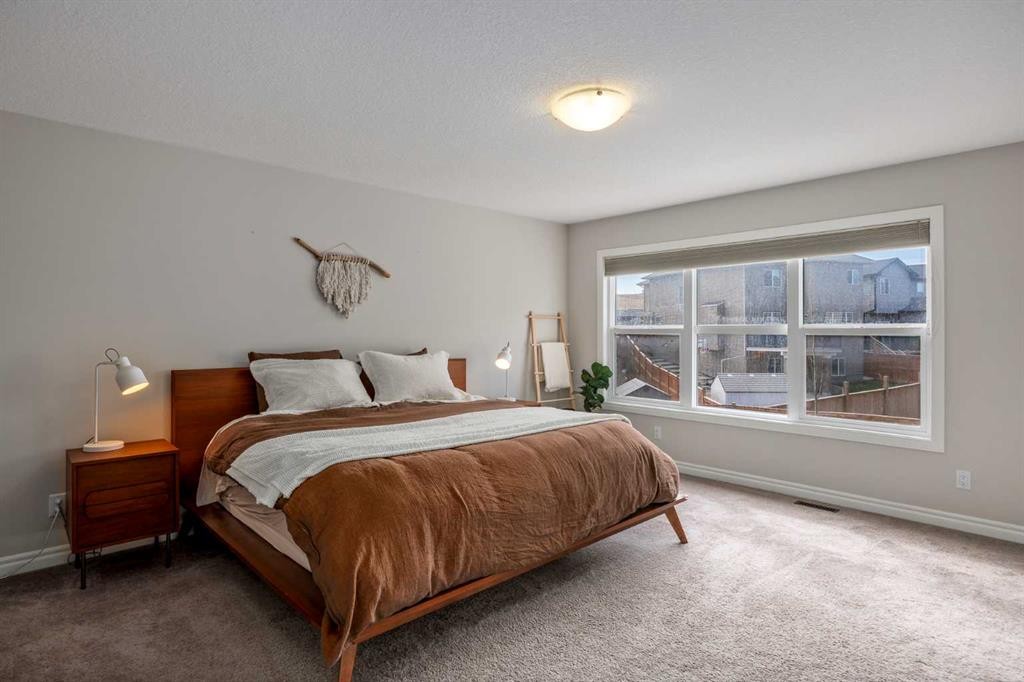 192 Nolanhurst Heights Nw, Calgary, AB - Indoor Photo Showing Bedroom