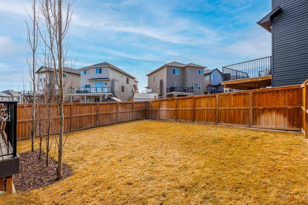 192 Nolanhurst Heights Nw, Calgary, AB - Outdoor
