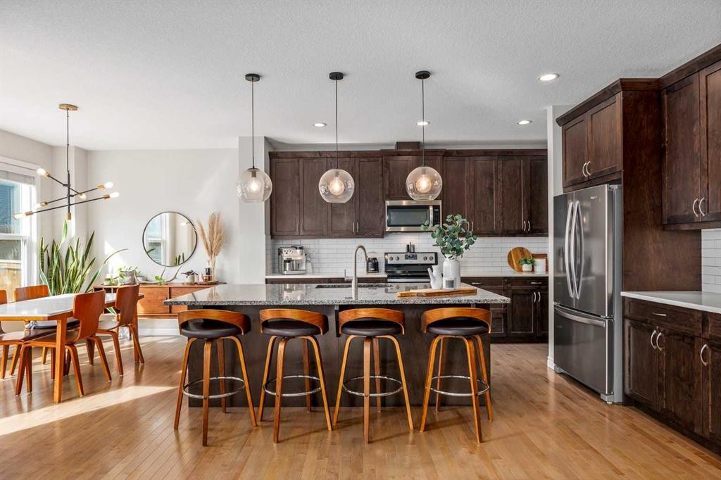 192 Nolanhurst Heights Nw, Calgary, AB - Indoor Photo Showing Kitchen With Upgraded Kitchen
