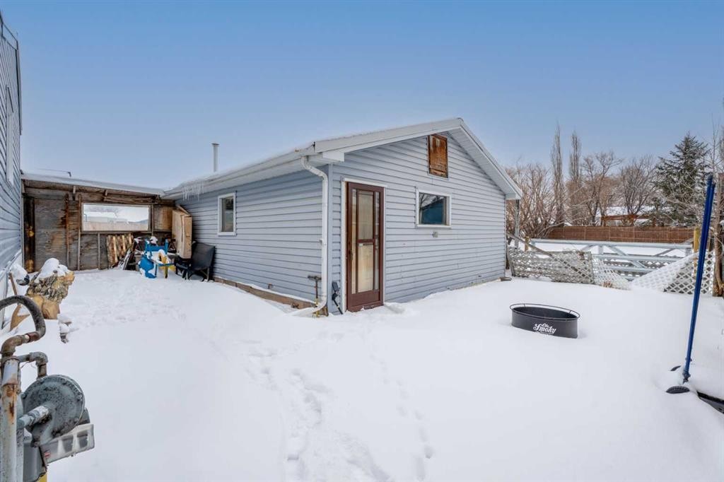 2 Westmount Drive, Cayley, AB - Outdoor With Exterior