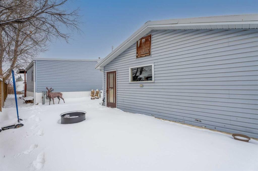 2 Westmount Drive, Cayley, AB - Outdoor With Exterior