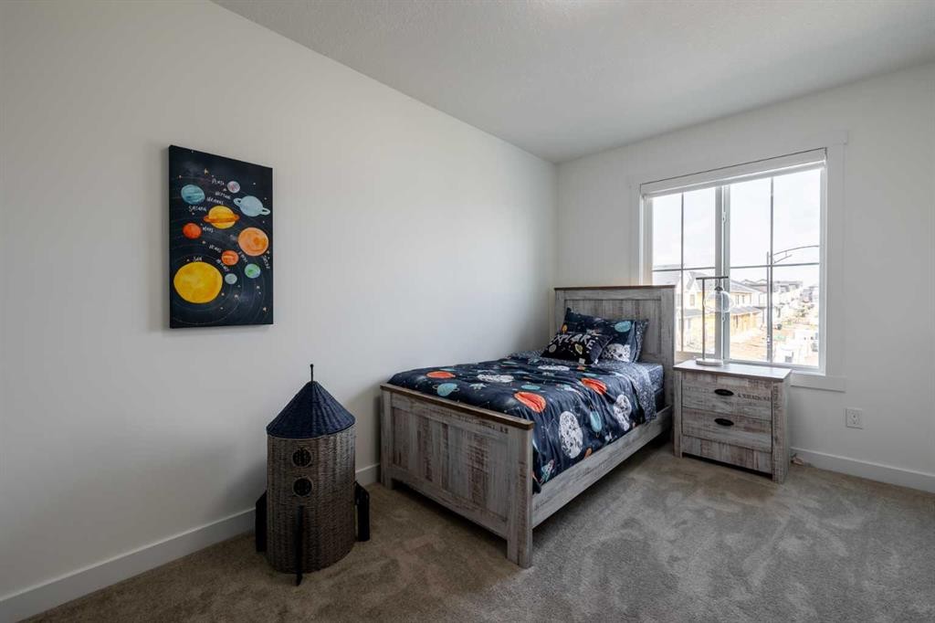 709 Clearview Green, Chestermere, AB - Indoor Photo Showing Bedroom