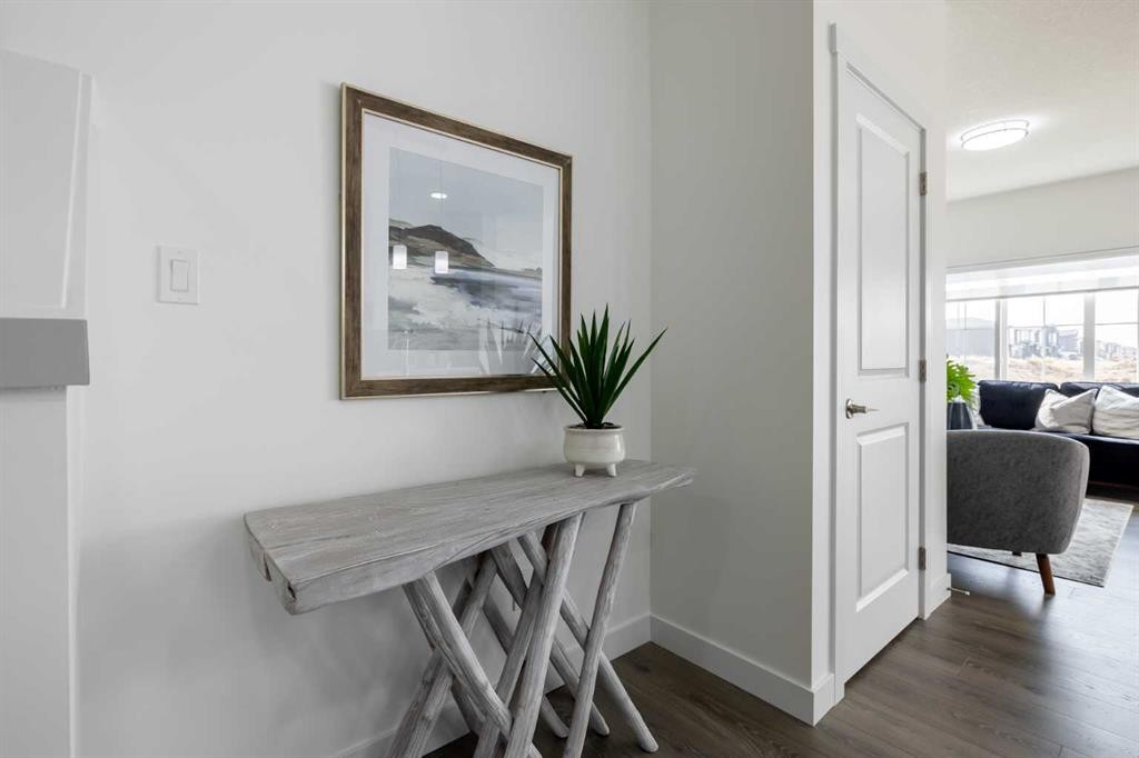 709 Clearview Green, Chestermere, AB - Indoor Photo Showing Other Room