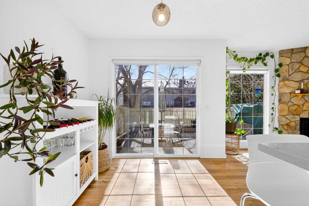 77 Point Drive Nw, Calgary, AB - Indoor Photo Showing Other Room