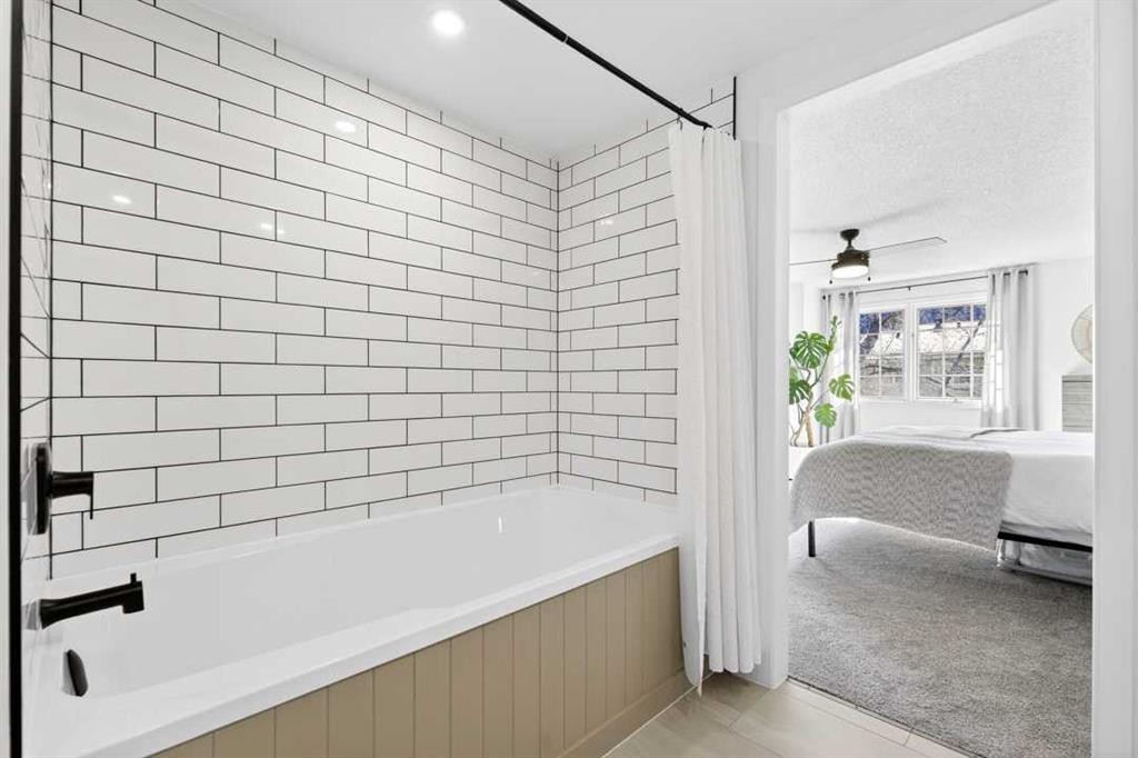 77 Point Drive Nw, Calgary, AB - Indoor Photo Showing Bathroom