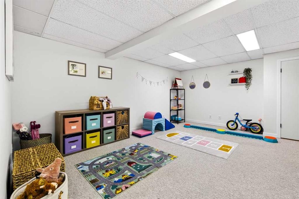 77 Point Drive Nw, Calgary, AB - Indoor