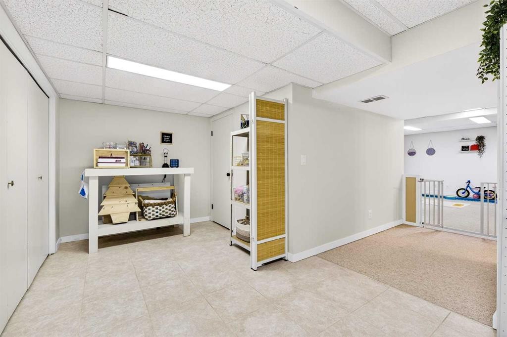 77 Point Drive Nw, Calgary, AB - Indoor