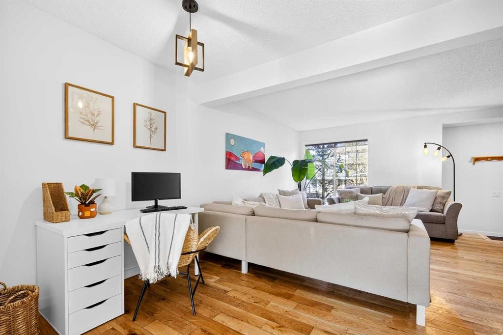 77 Point Drive Nw, Calgary, AB - Indoor