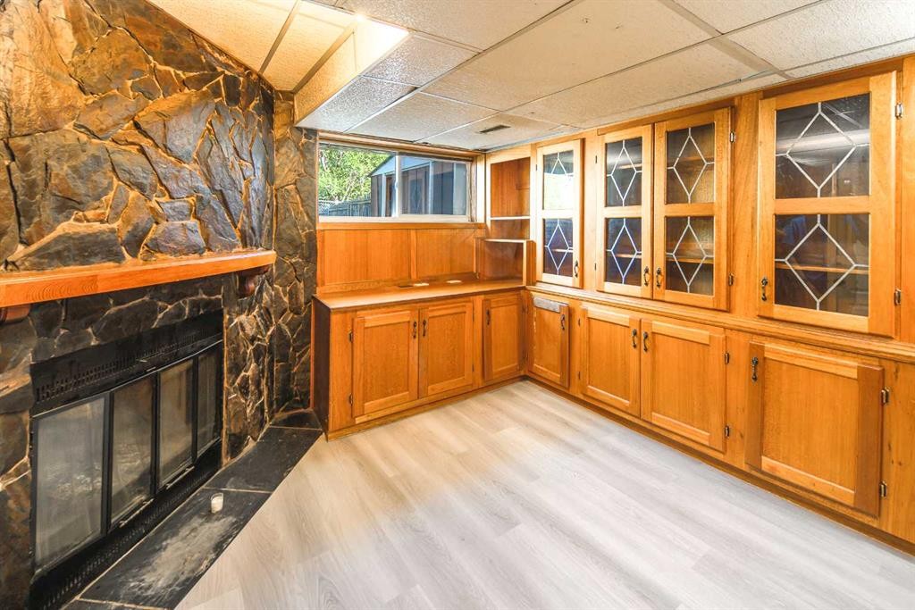20 Bernard Way Nw, Calgary, AB - Indoor With Fireplace
