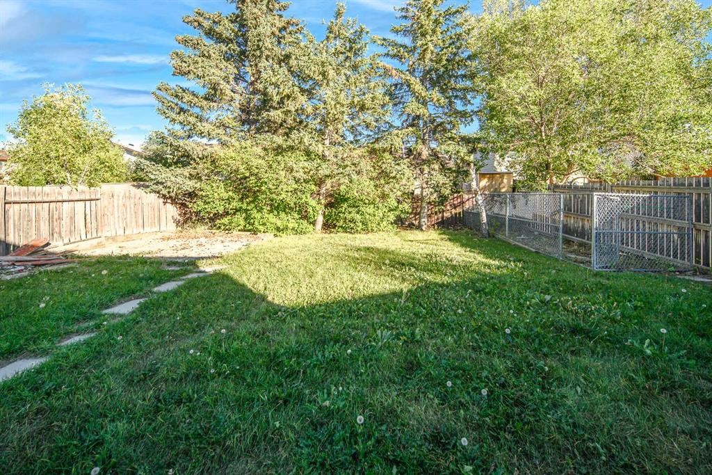 20 Bernard Way Nw, Calgary, AB - Outdoor
