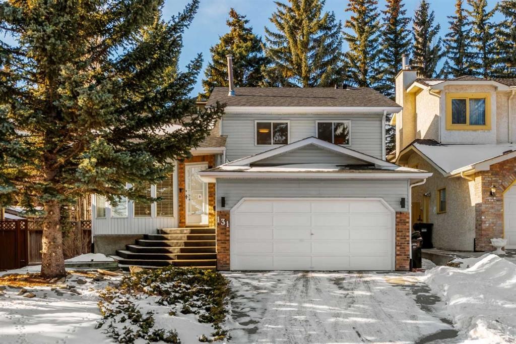 131 Stratton Crescent Sw, Calgary, AB - Outdoor With Facade