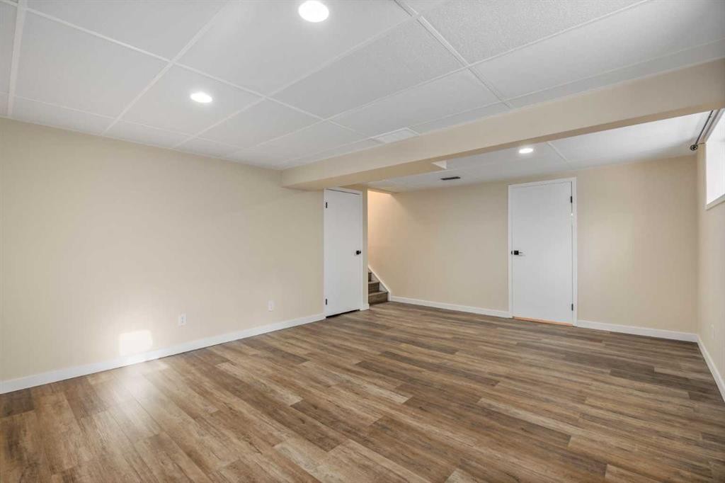 131 Stratton Crescent Sw, Calgary, AB - Indoor