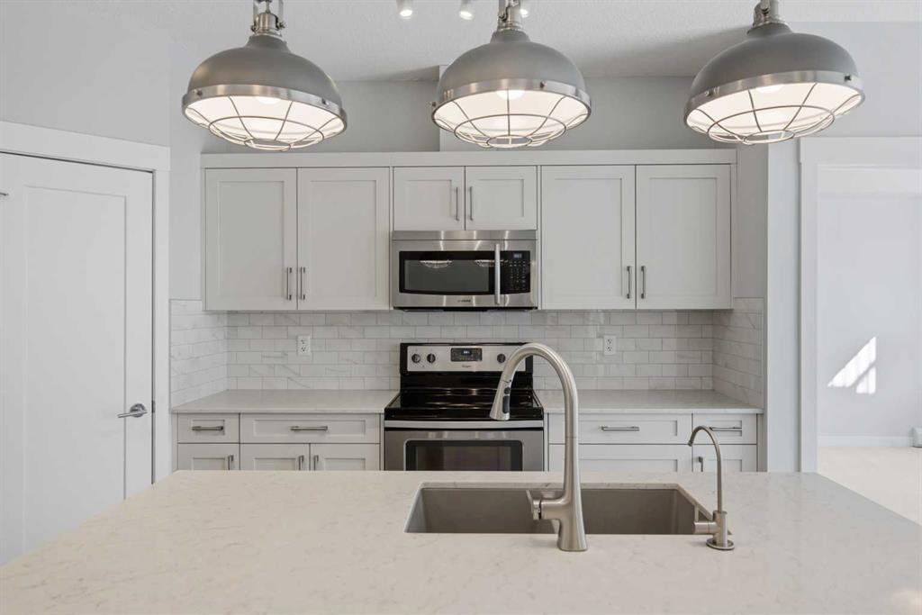 213-20 Walgrove Walk Se, Calgary, AB - Indoor Photo Showing Kitchen With Upgraded Kitchen