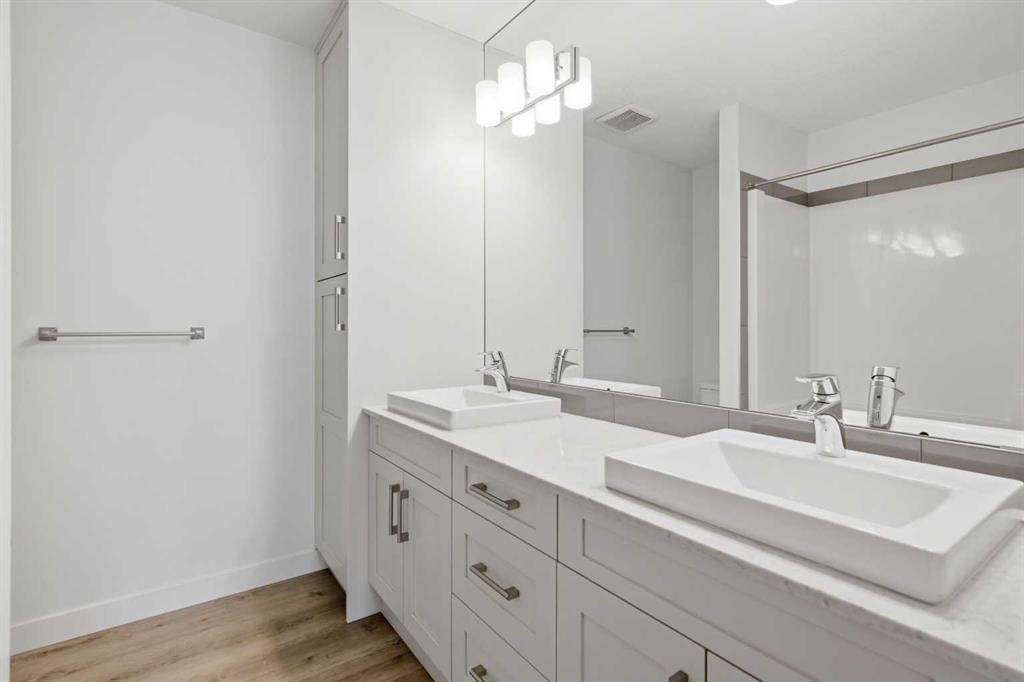 213-20 Walgrove Walk Se, Calgary, AB - Indoor Photo Showing Bathroom