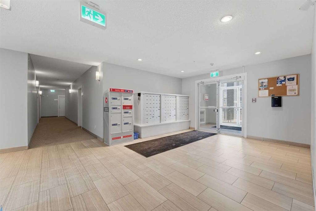 213-20 Walgrove Walk Se, Calgary, AB - Indoor Photo Showing Other Room