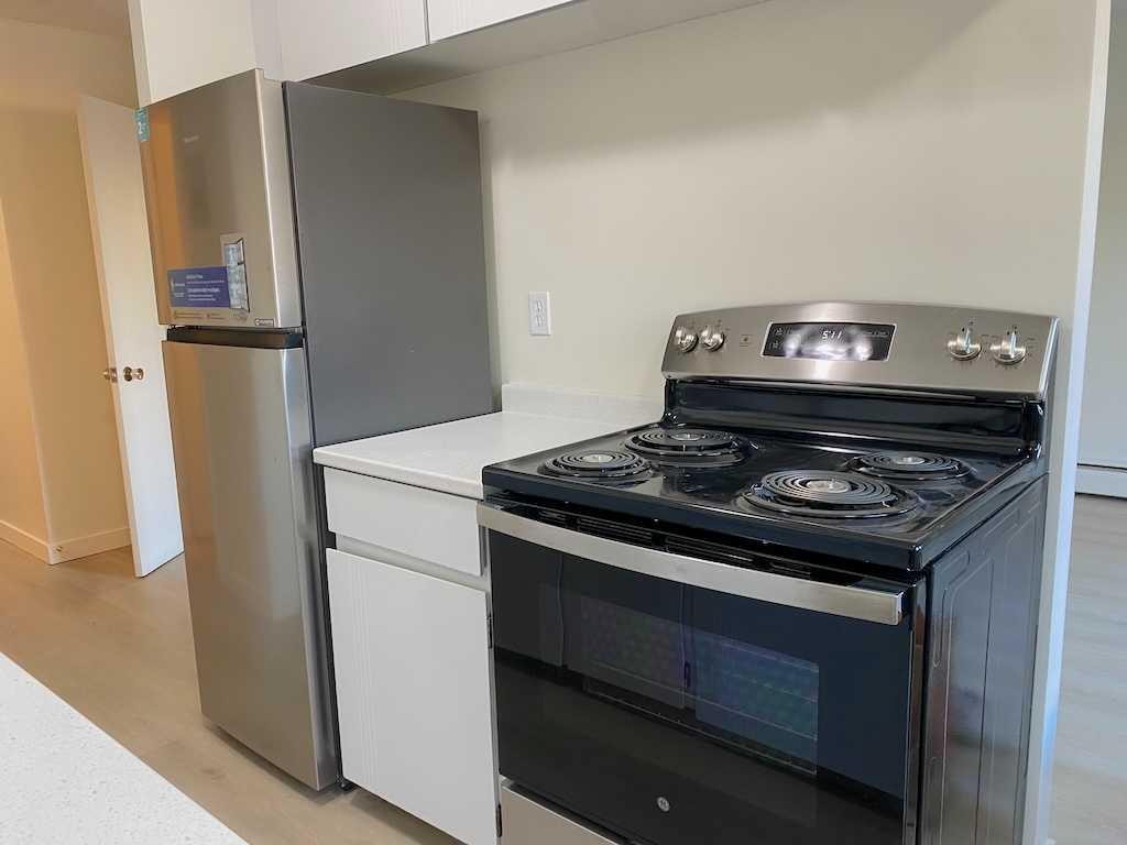 1917 5 Street Sw, Calgary, AB - Indoor Photo Showing Kitchen