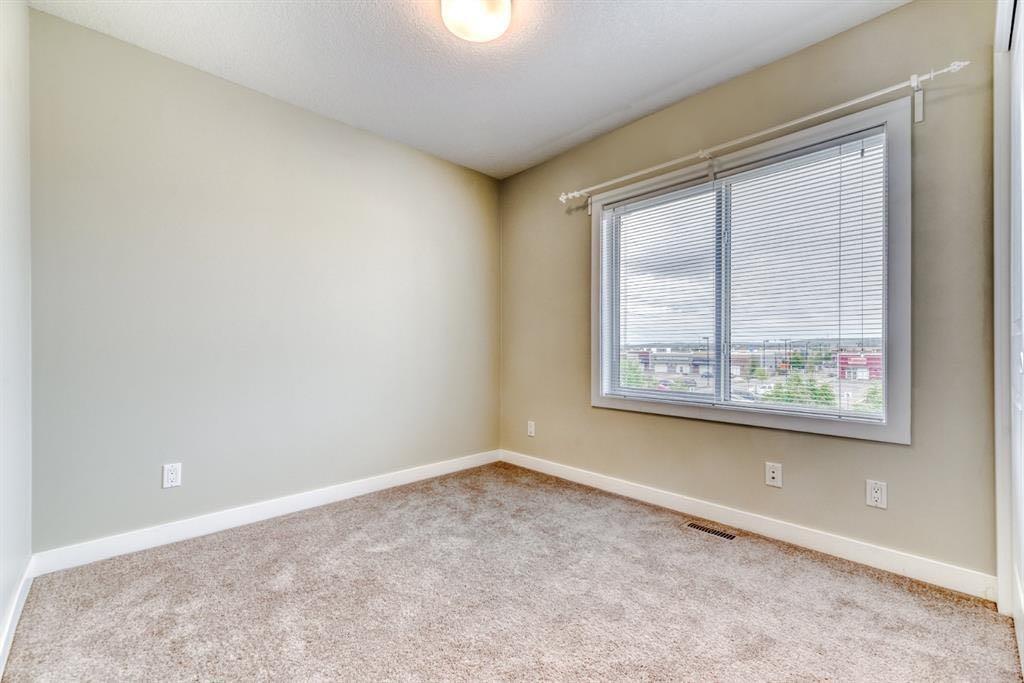 333 Silverado Common Sw, Calgary, AB - Indoor Photo Showing Other Room