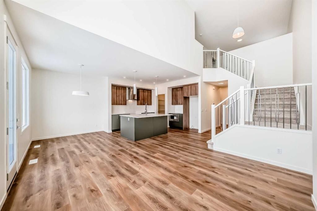 23 Bartlett Crescent Se, Calgary, AB - Indoor