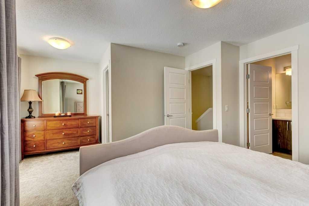 210 Cranbrook Square Se, Calgary, AB - Indoor Photo Showing Bedroom