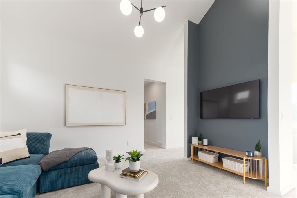 80 Creekside Path Sw, Calgary, AB - Indoor Photo Showing Living Room