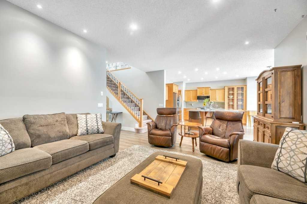 392 Rainbow Falls Way, Chestermere, AB - Indoor Photo Showing Living Room