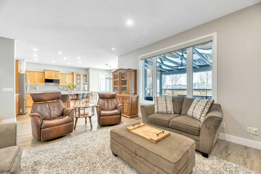 392 Rainbow Falls Way, Chestermere, AB - Indoor Photo Showing Living Room