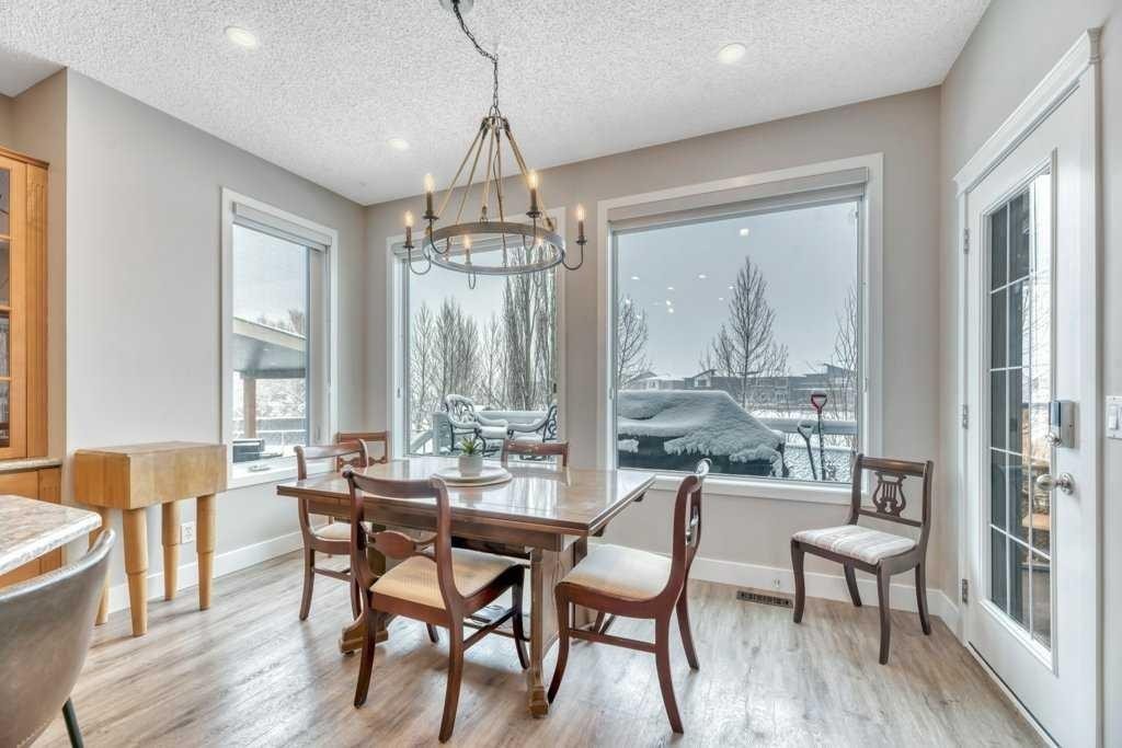 392 Rainbow Falls Way, Chestermere, AB - Indoor Photo Showing Dining Room