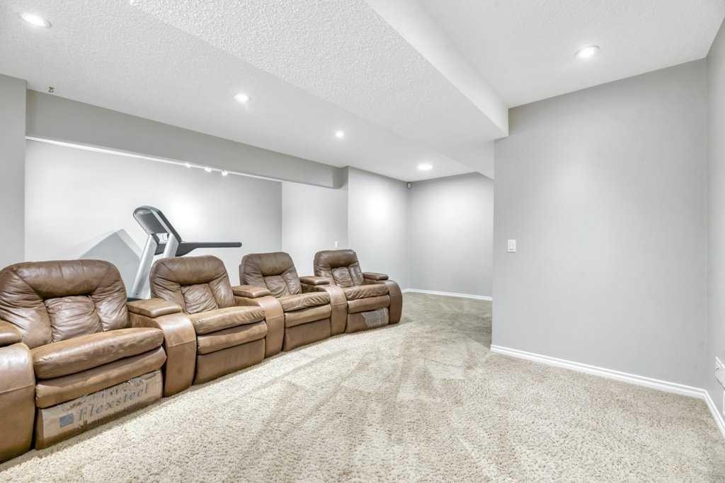 392 Rainbow Falls Way, Chestermere, AB - Indoor