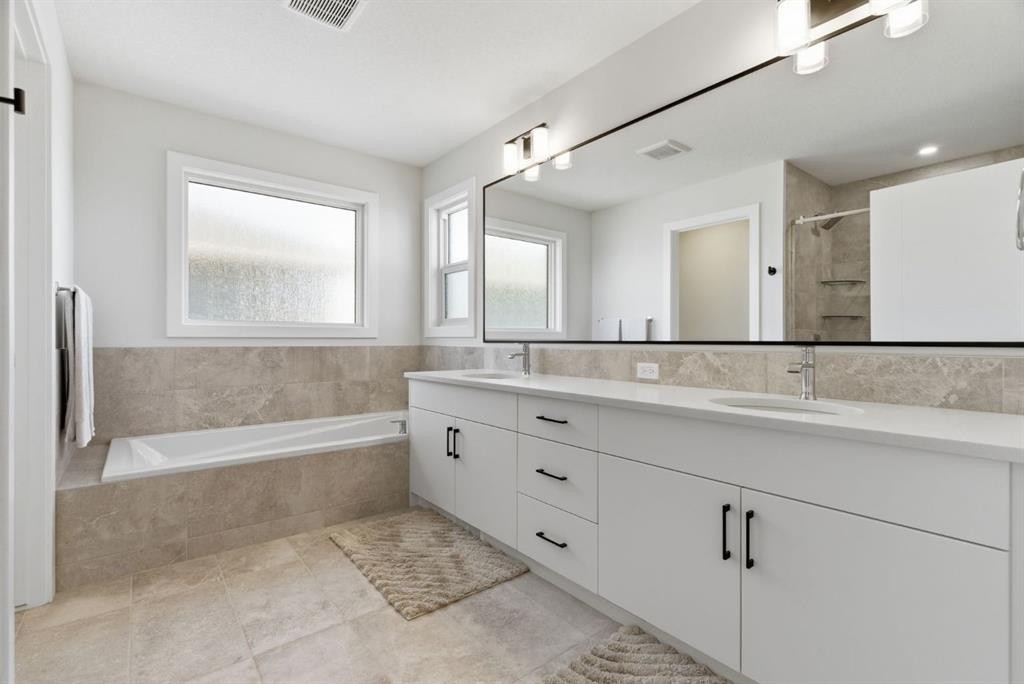 117 Ranchers View, Okotoks, AB - Indoor Photo Showing Bathroom