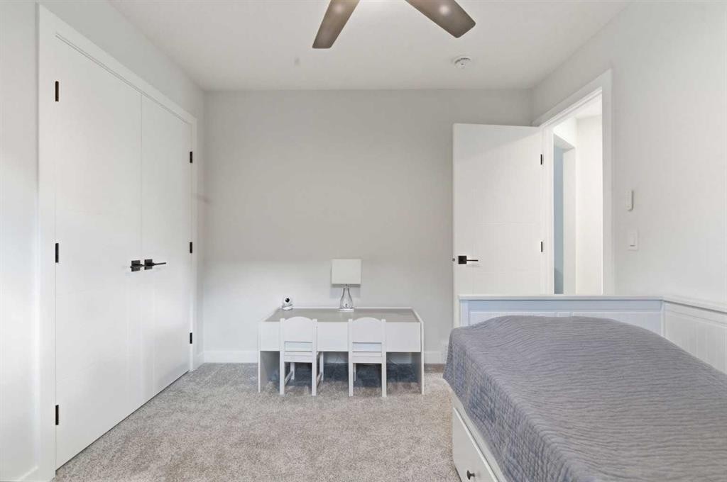 117 Ranchers View, Okotoks, AB - Indoor Photo Showing Bedroom