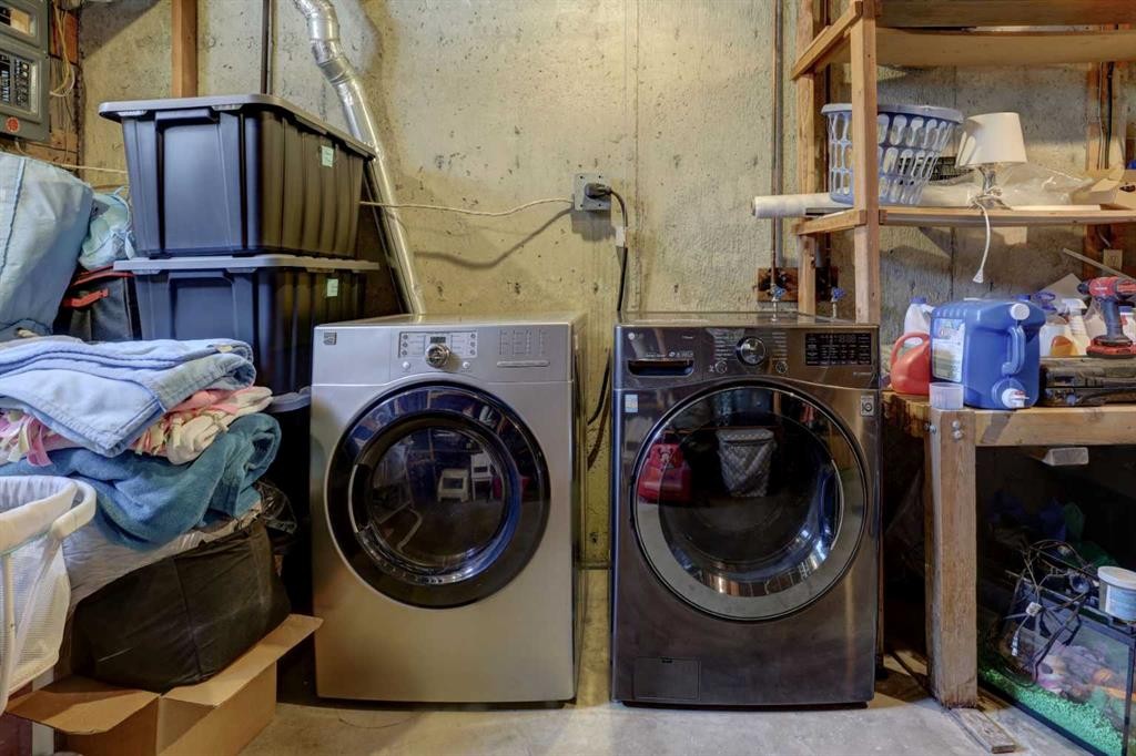 4721 Edmonton Trail Ne, Calgary, AB - Indoor Photo Showing Laundry Room