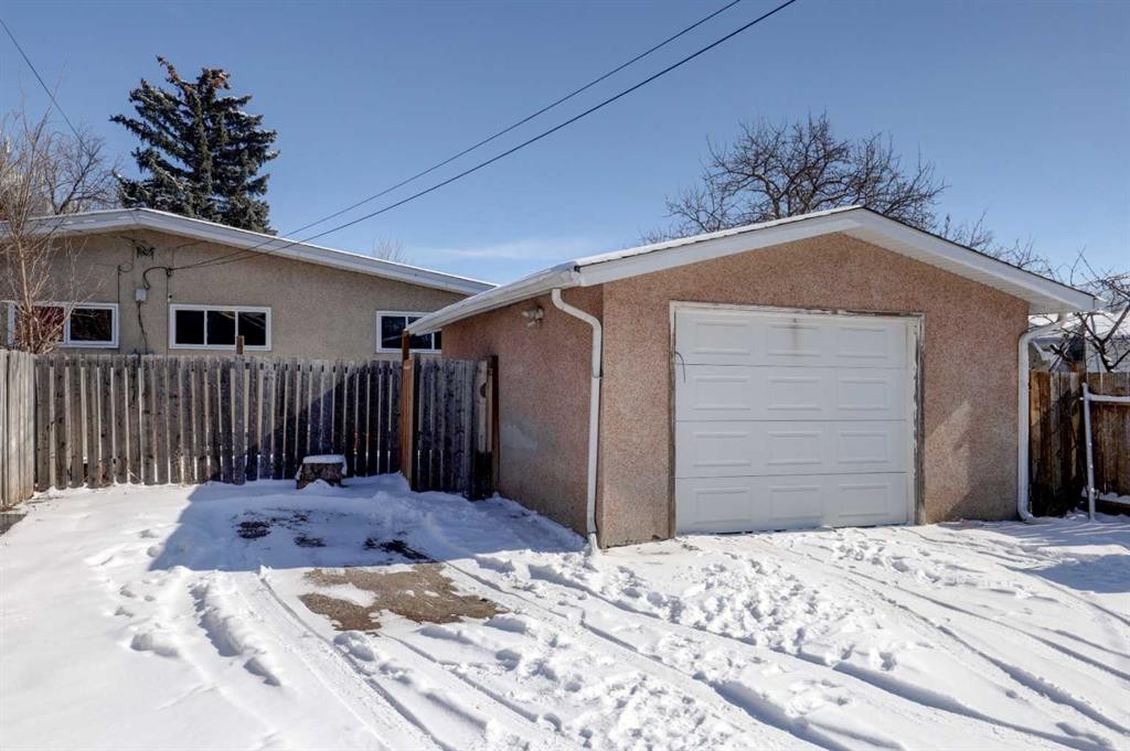 4721 Edmonton Trail Ne, Calgary, AB - Outdoor With Exterior