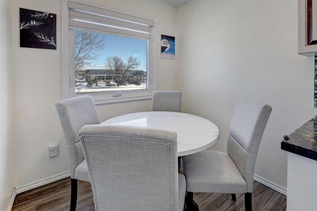 4721 Edmonton Trail Ne, Calgary, AB - Indoor Photo Showing Dining Room