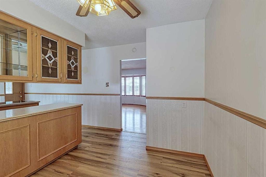 444 Woodland Crescent Se, Calgary, AB - Indoor Photo Showing Other Room