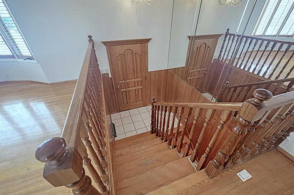 444 Woodland Crescent Se, Calgary, AB - Indoor Photo Showing Other Room