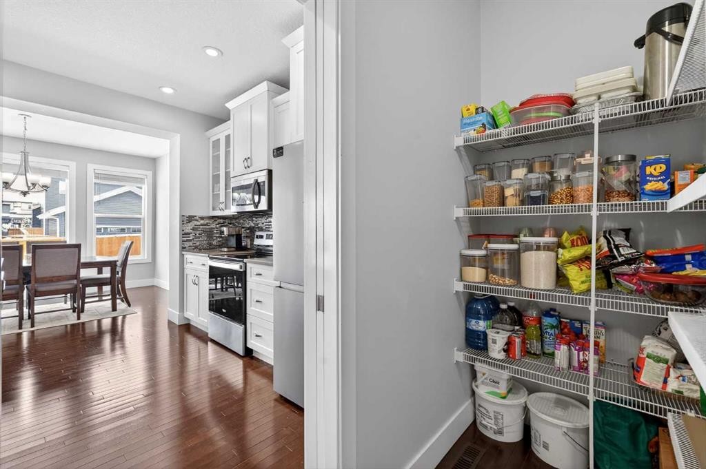 14 Evansfield Road Nw, Calgary, AB - Indoor