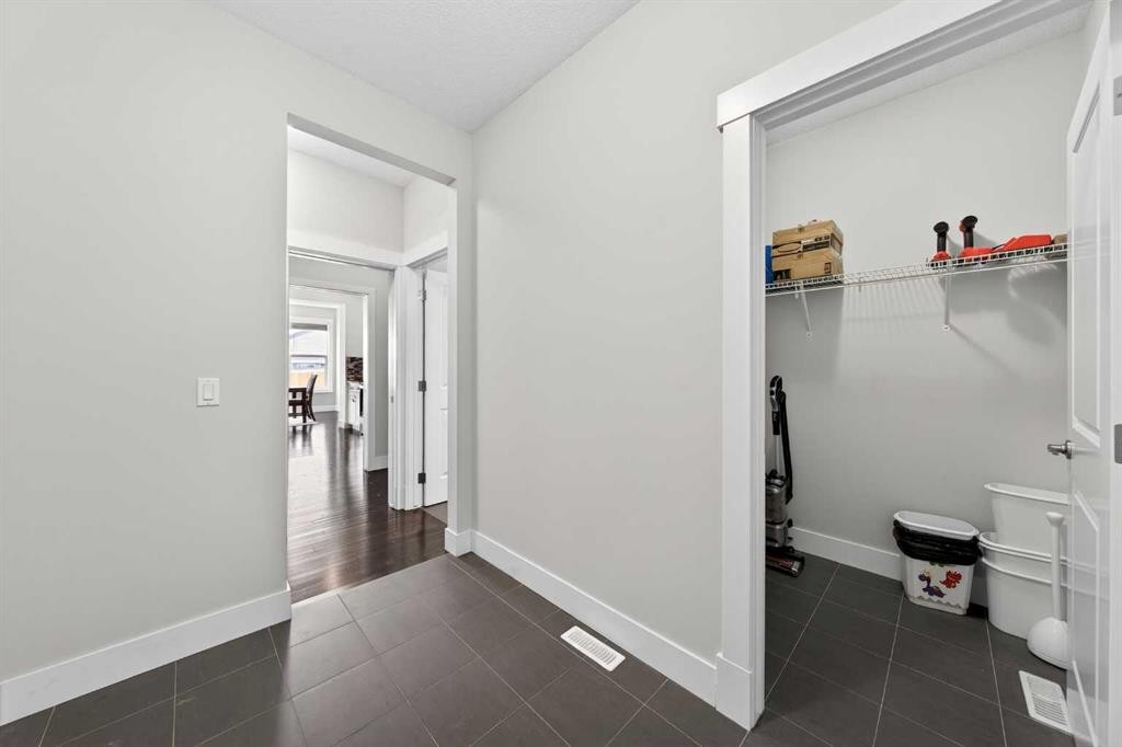 14 Evansfield Road Nw, Calgary, AB - Indoor Photo Showing Other Room
