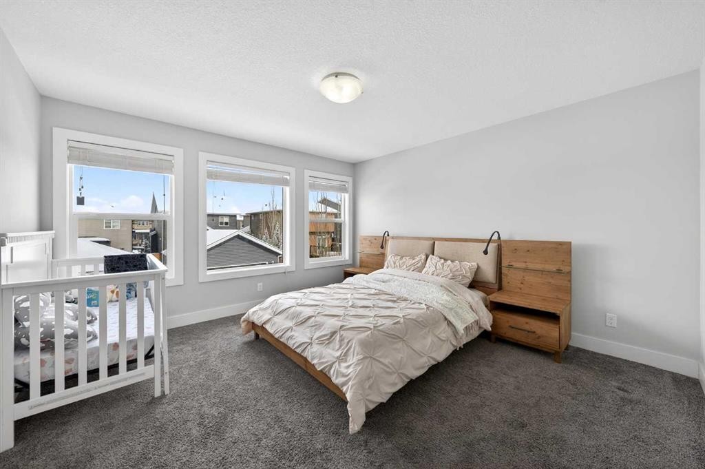 14 Evansfield Road Nw, Calgary, AB - Indoor Photo Showing Bedroom