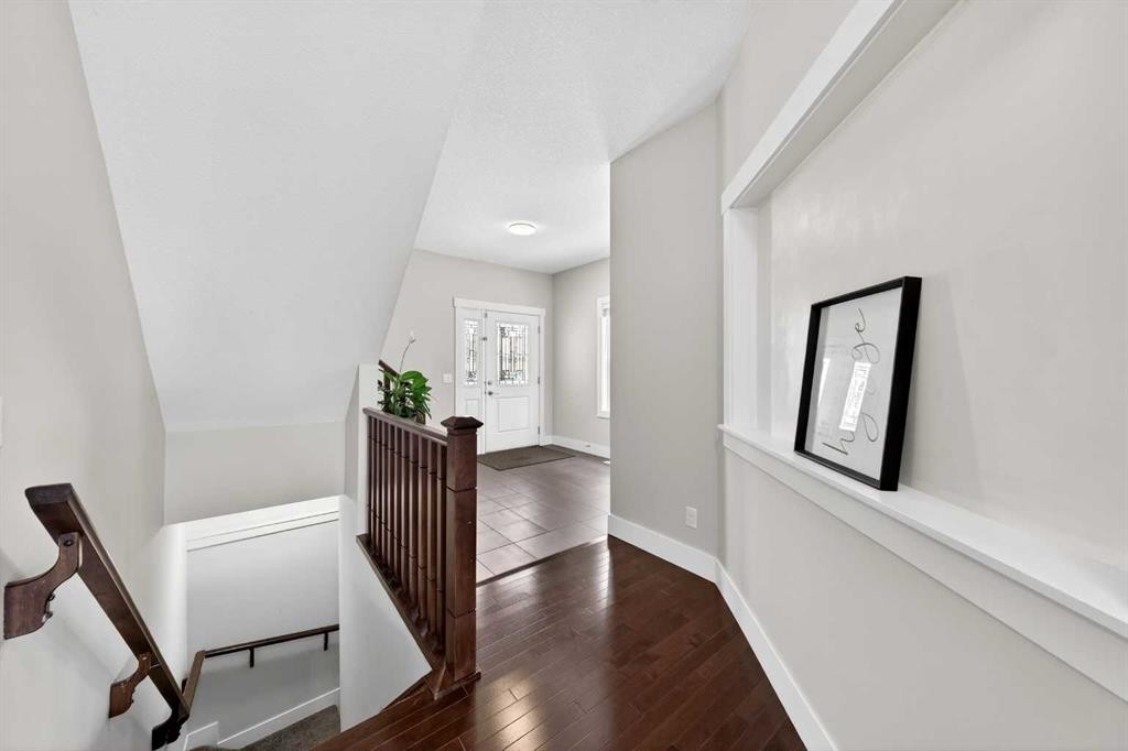 14 Evansfield Road Nw, Calgary, AB - Indoor Photo Showing Other Room