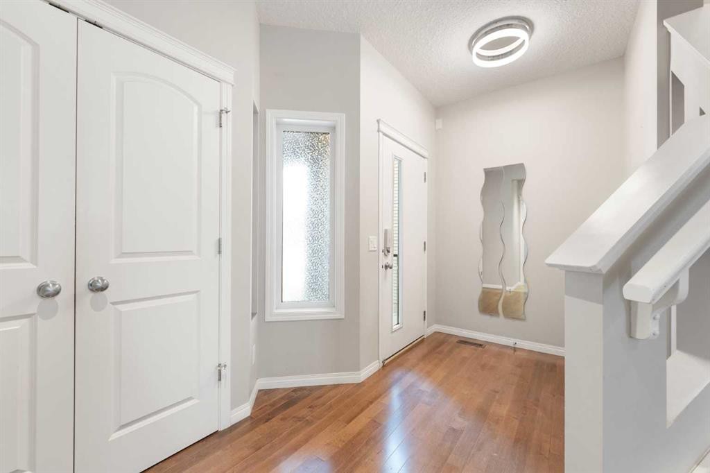 220 Walden Heights Se, Calgary, AB - Indoor Photo Showing Other Room