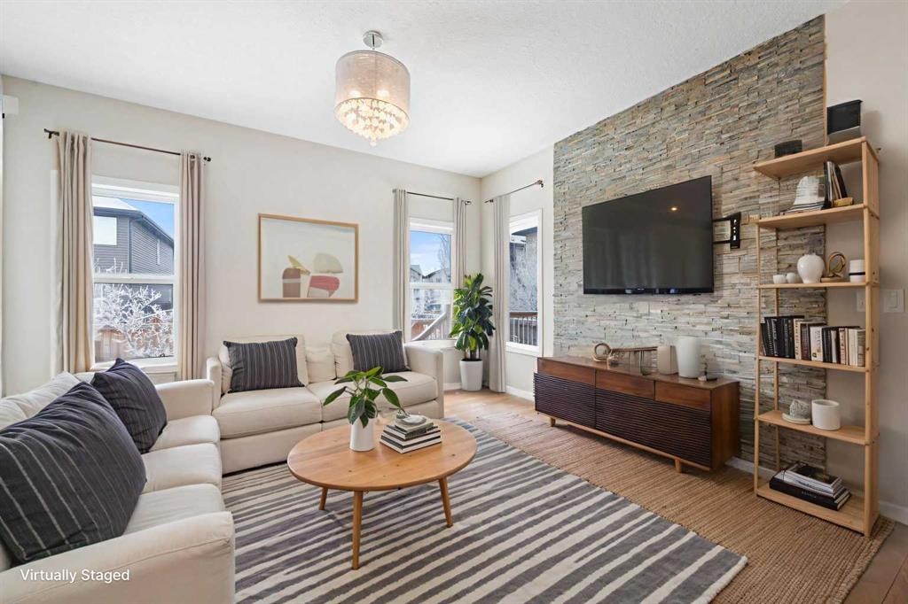 220 Walden Heights Se, Calgary, AB - Indoor Photo Showing Living Room
