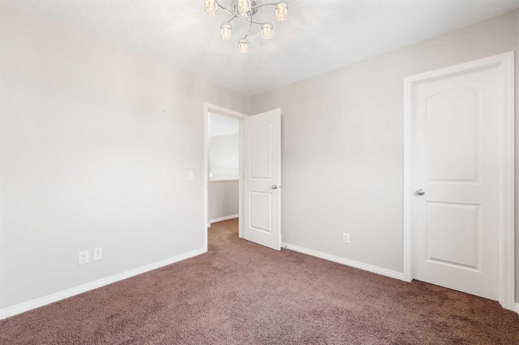 220 Walden Heights Se, Calgary, AB - Indoor Photo Showing Other Room