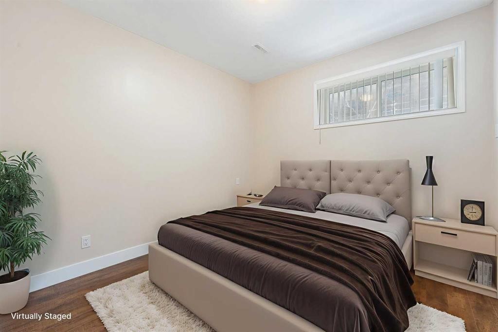 220 Walden Heights Se, Calgary, AB - Indoor Photo Showing Bedroom
