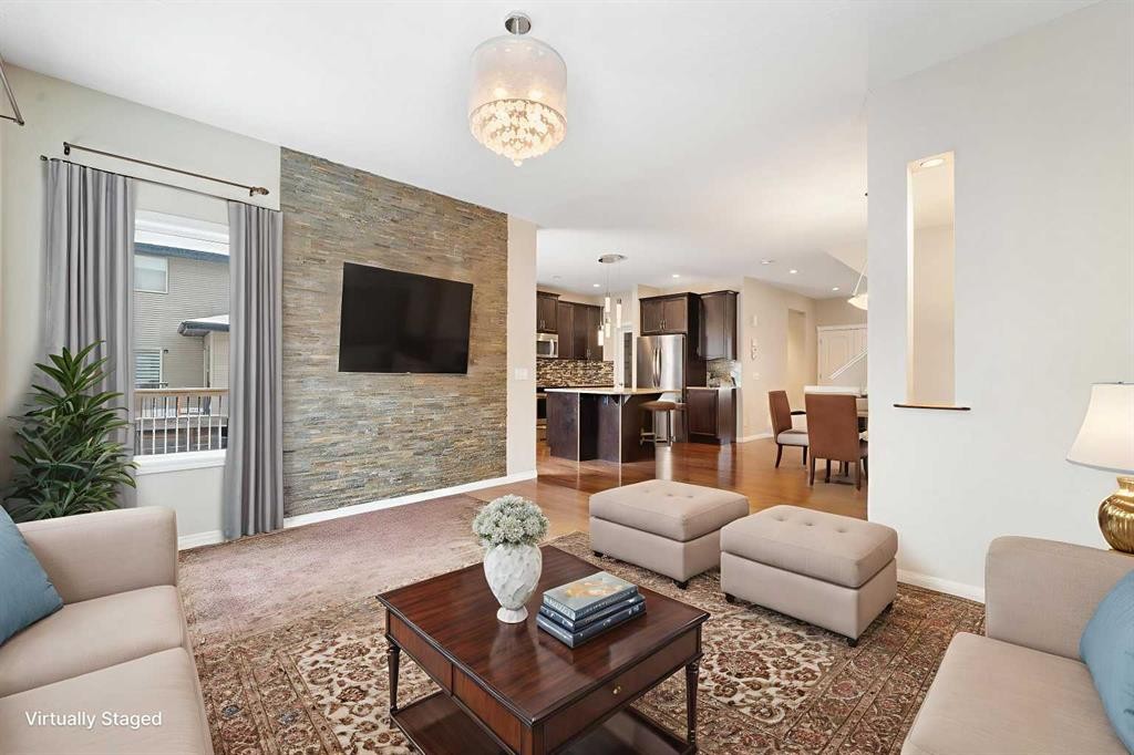220 Walden Heights Se, Calgary, AB - Indoor Photo Showing Living Room