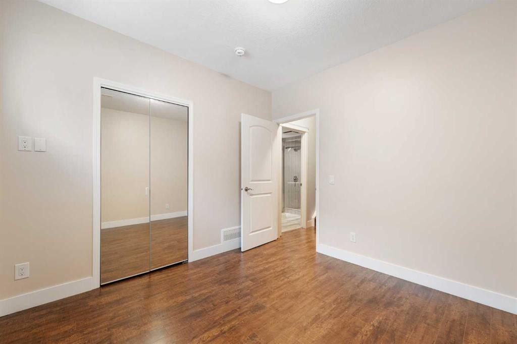 220 Walden Heights Se, Calgary, AB - Indoor Photo Showing Other Room