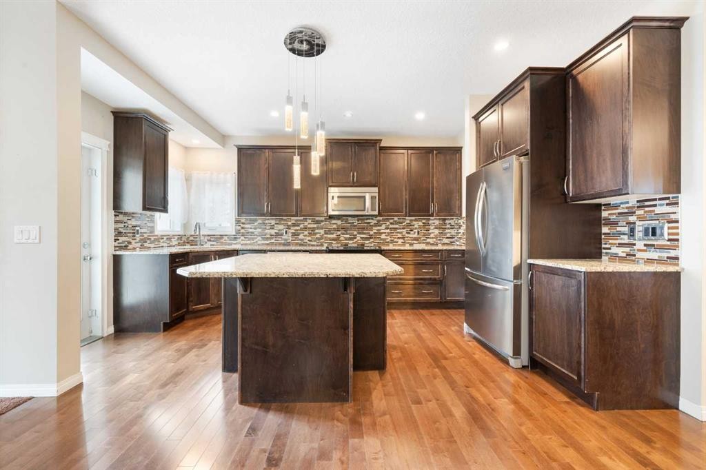 220 Walden Heights Se, Calgary, AB - Indoor Photo Showing Kitchen With Stainless Steel Kitchen With Upgraded Kitchen
