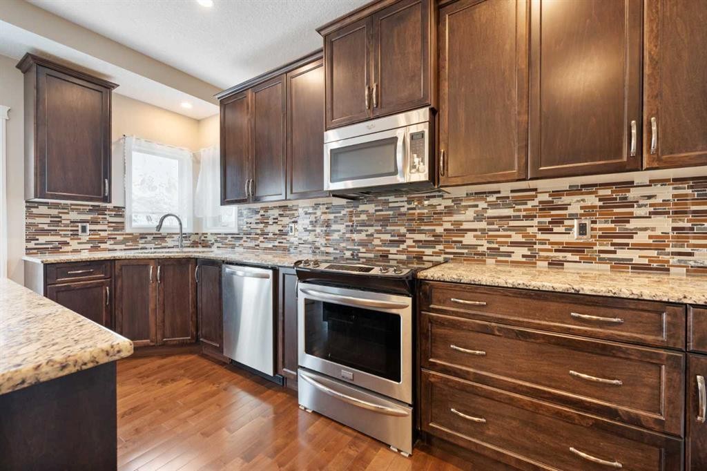 220 Walden Heights Se, Calgary, AB - Indoor Photo Showing Kitchen With Upgraded Kitchen