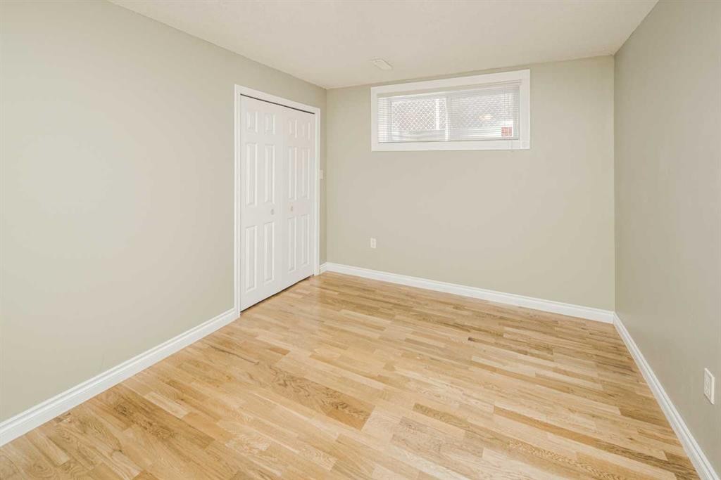 110 Hampstead Rise Nw, Calgary, AB - Indoor Photo Showing Other Room