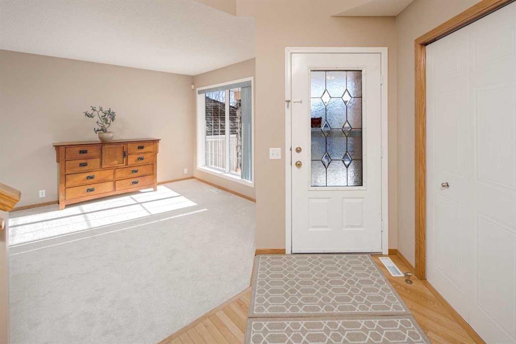 110 Hampstead Rise Nw, Calgary, AB - Indoor Photo Showing Other Room